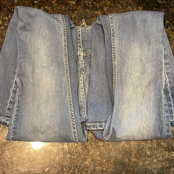 Low rise free people penny pull on flares 26 -in perfect shape - Picture 8 of 8